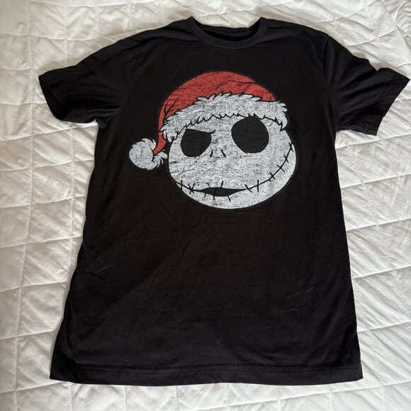 Disney The Nightmare Before Christmas Jack Skellington Santa Hat Tee T Shirt - Picture 1 of 6